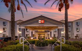 Best Western Plus Lake Elsinore Inn & Suites